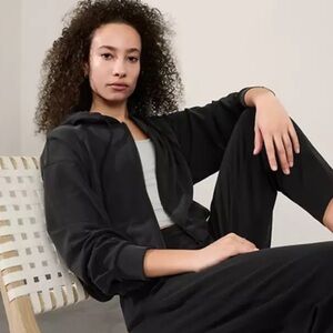 NWT Athleta seasoft bubble, hem, full zip hoodie, medium black